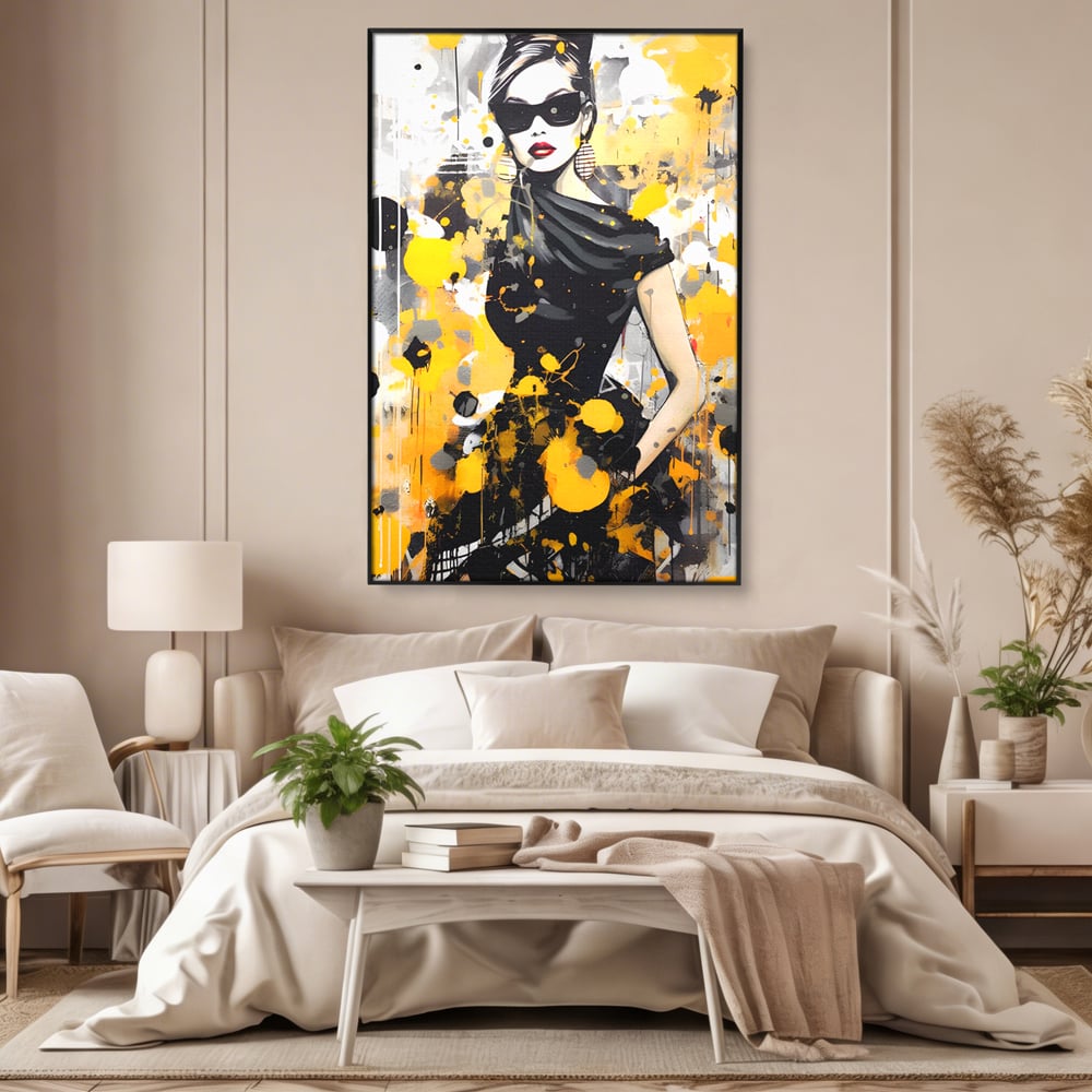 Tablou canvas cu tablou canvas portret femeie eleganta ochelari, in rama de aluminiu negru, pe perete intr-un dormitor
